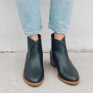 Black leather Soludos Venetian Bootie, size 7. NEW